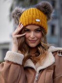 Senffarbene Mütze mit Pompons für den Winter C5 – Online-Shop – Boutique